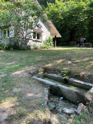 Un étang de plus de 2 hectares, une maison simple et vraie, au cœur de 10 hectares de nature préservée SAINT LEONARD DE NOBLAT (87)