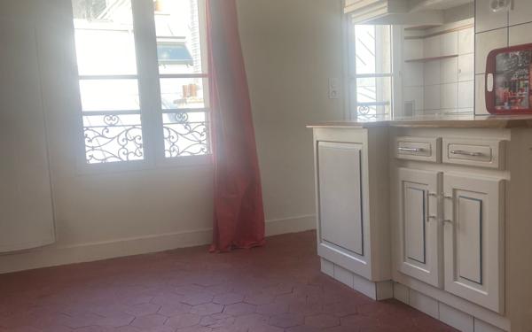 Appartement à vendre    2 pièces • 27,44 m2 Paris 12