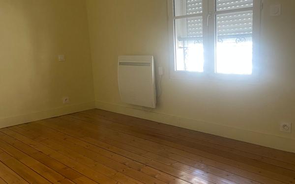 Appartement à vendre    2 pièces • 27,44 m2 Paris 12