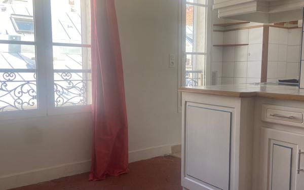 Appartement à vendre    2 pièces • 27,44 m2 Paris 12