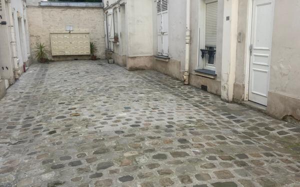 Appartement à vendre    2 pièces • 27,44 m2 Paris 12