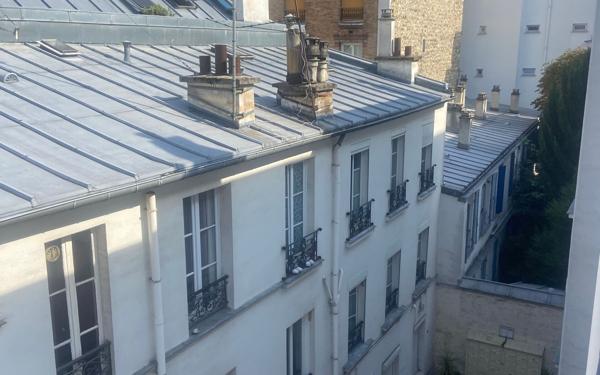 Appartement à vendre    2 pièces • 27,44 m2 Paris 12