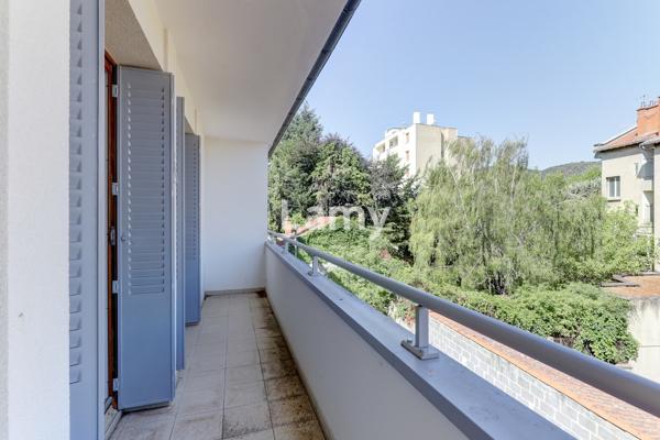 Centre de chamalières, appartement traversant de type 3
