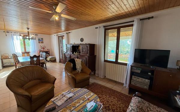 Maison à vendre    4 pièces •  Lablachère