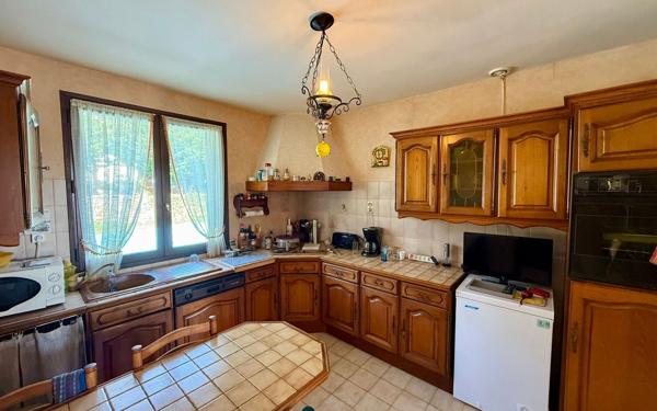 Maison à vendre    4 pièces •  Lablachère