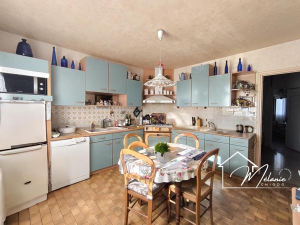 Maison traditionnelle 5 chambres calme jardin garage