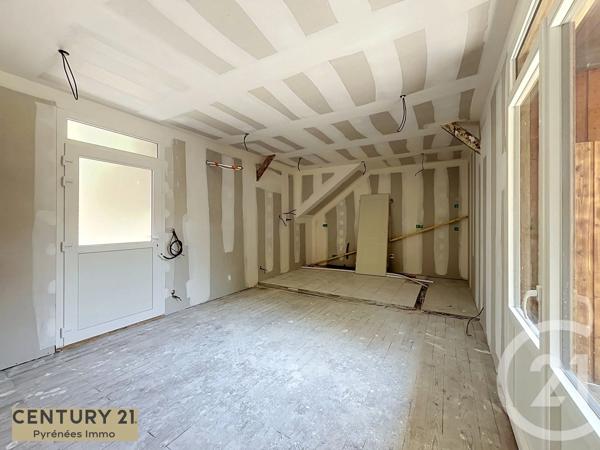 Appartement T3 à vendre  3 pièces - 56,60 m 2   BAGNERES DE LUCHON  - 31