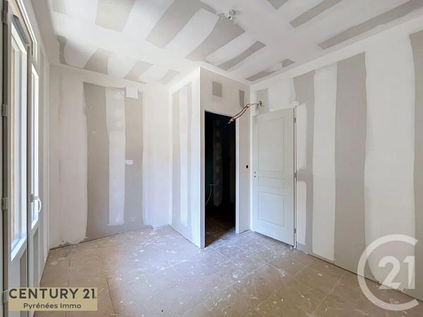 Appartement T3 à vendre  3 pièces - 56,60 m 2   BAGNERES DE LUCHON  - 31