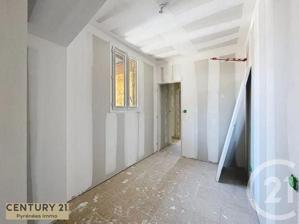 Appartement T3 à vendre  3 pièces - 56,60 m 2   BAGNERES DE LUCHON  - 31
