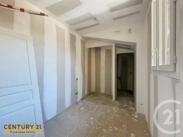 Appartement T3 à vendre  3 pièces - 56,60 m 2   BAGNERES DE LUCHON  - 31