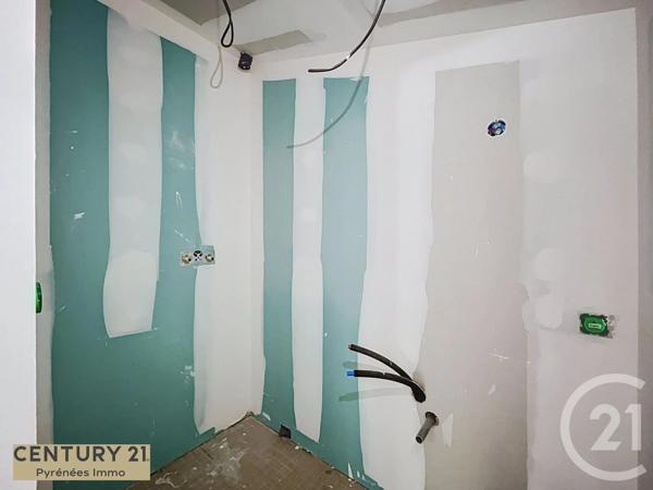 Appartement T3 à vendre  3 pièces - 56,60 m 2   BAGNERES DE LUCHON  - 31