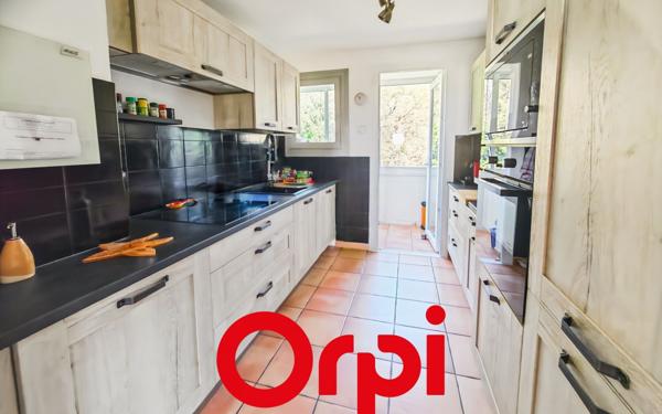 Appartement à vendre    3 pièces • 76 m2 Six-Fours-les-Plages