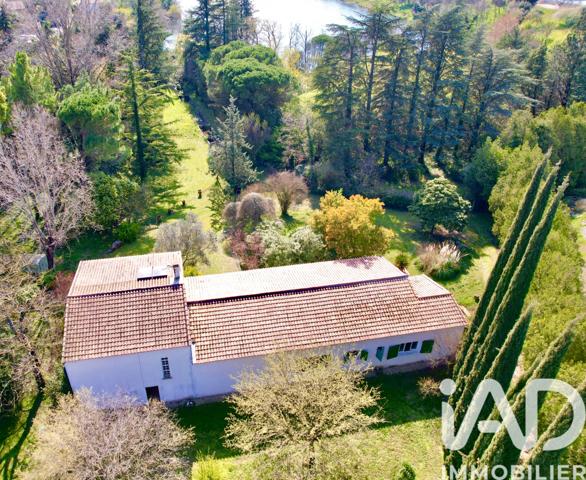 Maison à vendre 9 pièces 220 m² Ancône