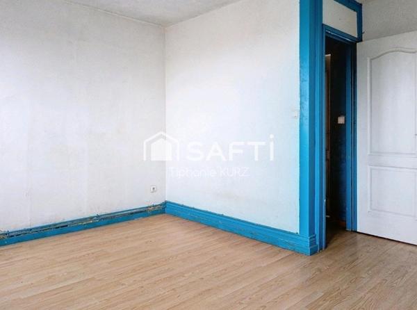 Maison de ville avec cour couverte et jardin