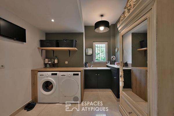 Villa d’exception : luxe, design et piscine à débordement.