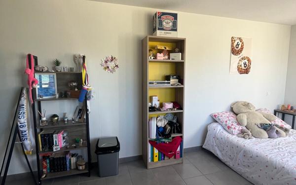 Appartement à louer    1 pièce •  Isle
