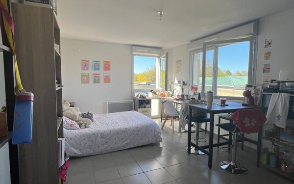Appartement à louer    1 pièce •  Isle