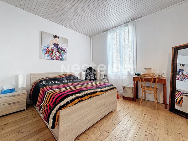 Grande maison de caractère centre bourg avec cour et garage