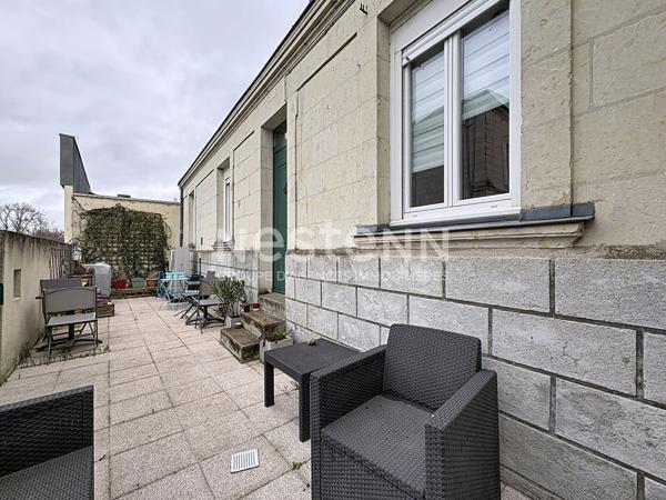 Grande maison de caractère centre bourg avec cour et garage