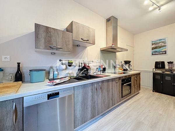 Grande maison de caractère centre bourg avec cour et garage