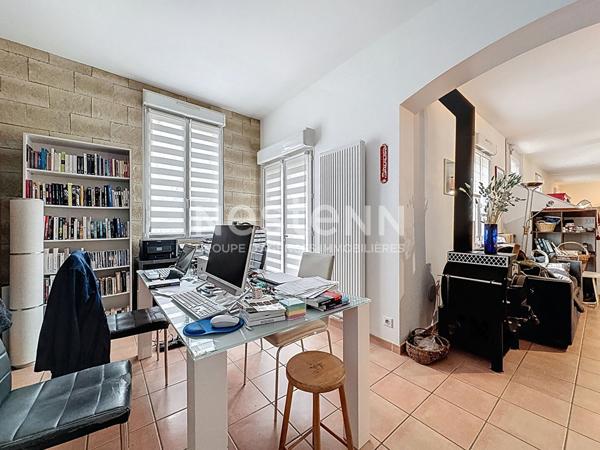 Grande maison de caractère centre bourg avec cour et garage