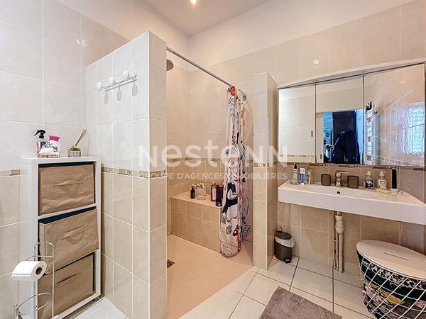 Grande maison de caractère centre bourg avec cour et garage