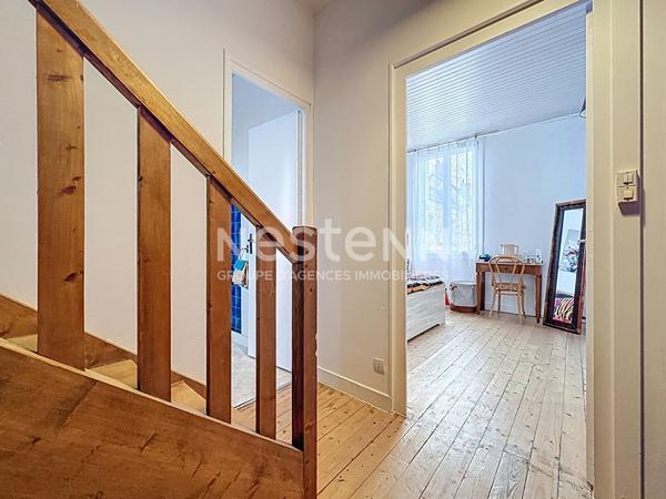 Grande maison de caractère centre bourg avec cour et garage