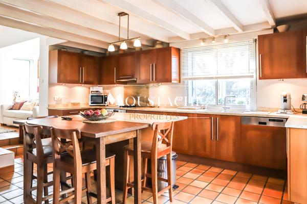 VASTE VILLA D'ARCHITECTE RÉNOVÉE - 800 M PLAGE DE NAUZAN -