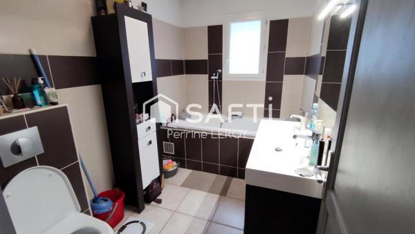 villa familiale,173 m² 4 chambres+F2 indépendant.