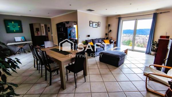 villa familiale,173 m² 4 chambres+F2 indépendant.