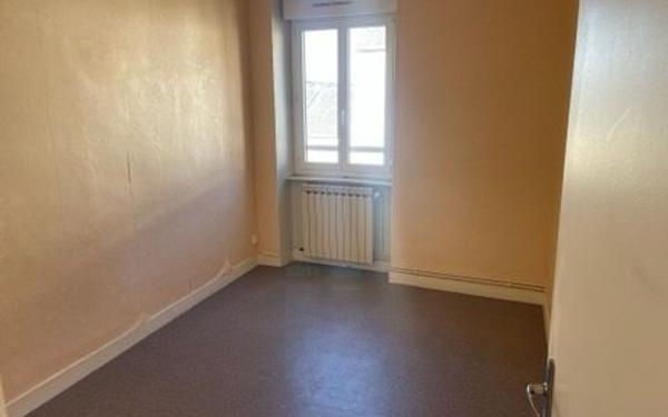 Appartement à louer    3 pièces •  Fourchambault