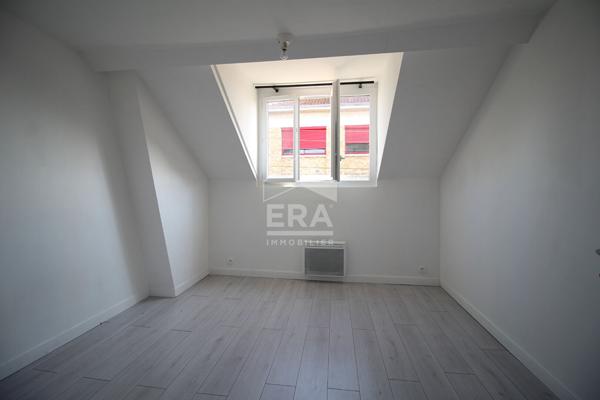 MELUN GARE - CHARMANT F3 EN DERNIER ETAGE