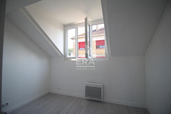 MELUN GARE - CHARMANT F3 EN DERNIER ETAGE