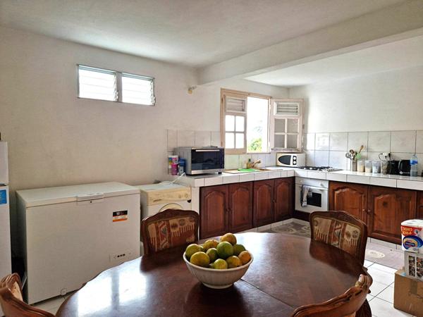 Immeuble Riviere Pilote 12 pièce(s) 254 m2