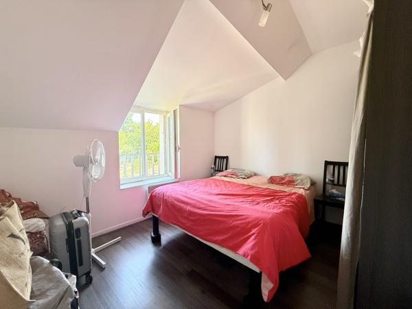 Immeuble comprenant trois logements.