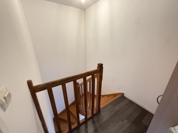 Immeuble comprenant trois logements.