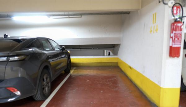 Place de parking sécurisée de 12 m² – Centre Commercial Italie 2 (Paris 13e)
