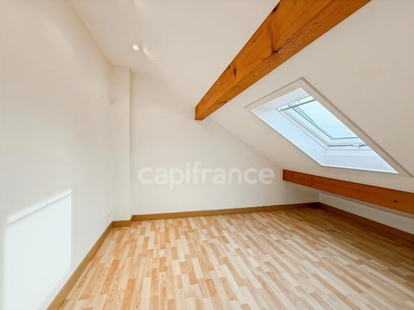 Appartement à vendre 4 pièces GRILLY (01) - Duplex T4 - 75m2 avec parking privatif