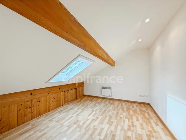 Appartement à vendre 4 pièces GRILLY (01) - Duplex T4 - 75m2 avec parking privatif
