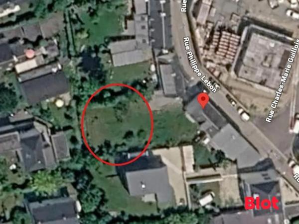 Terrain 443m²