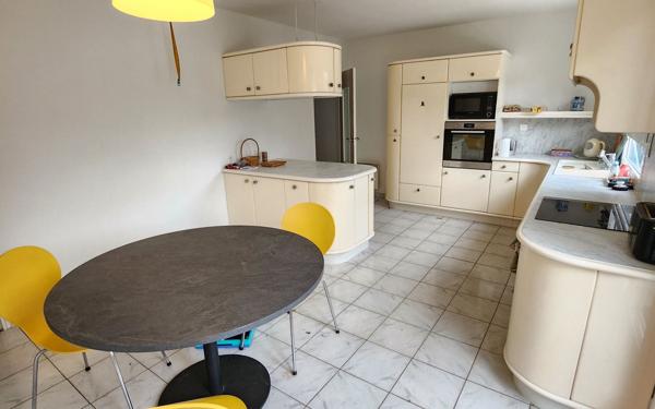 Maison à vendre    5 pièces •  Pont-Saint-Martin