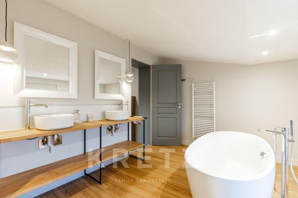 Propriété exceptionnelle entièrement rénovée de 7 chambres avec vue mer