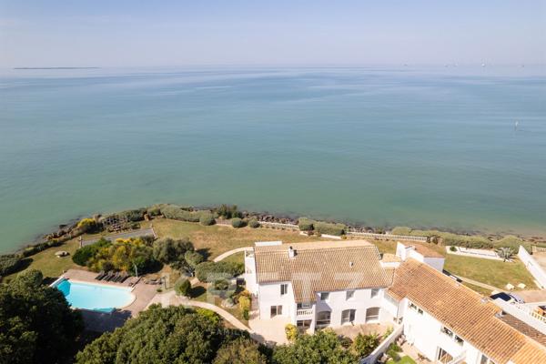 Propriété exceptionnelle entièrement rénovée de 7 chambres avec vue mer