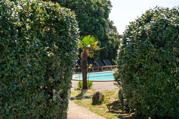 Propriété exceptionnelle entièrement rénovée de 7 chambres avec vue mer