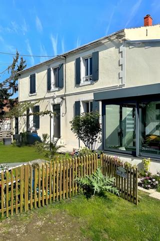 Maison 8 pièces Vérines 170 m2, Verines 17540