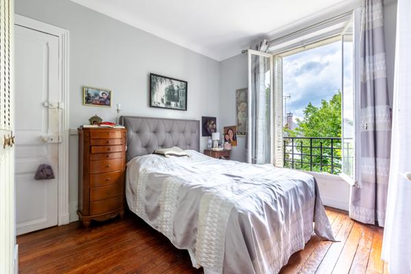 Belle meulière au calme, non mitoyenne, sans vis à vis et avec magnifique jardin.