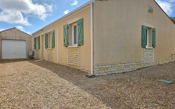 Maison à vendre    4 pièces •  Port-des-Barques