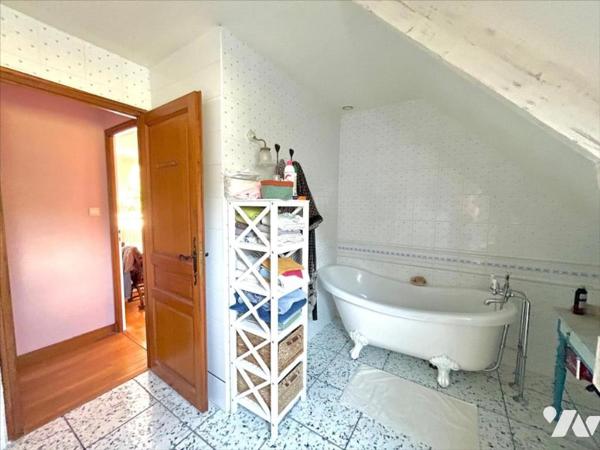 Coup de cœur  assuré pour cette maison de caractère en parfait état!