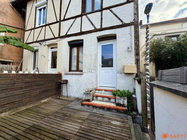 Maison de ville à rafraichir aux pieds du TEOR !