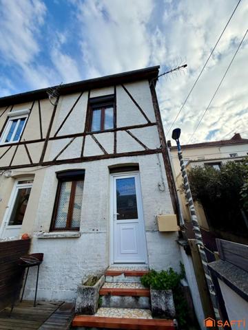 Maison de ville à rafraichir aux pieds du TEOR !